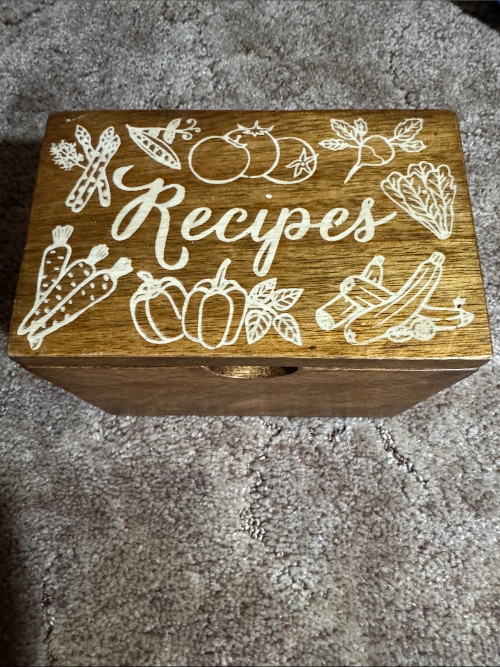 Brand new Wooden Recipe Box with White Vegetable Design - Brown